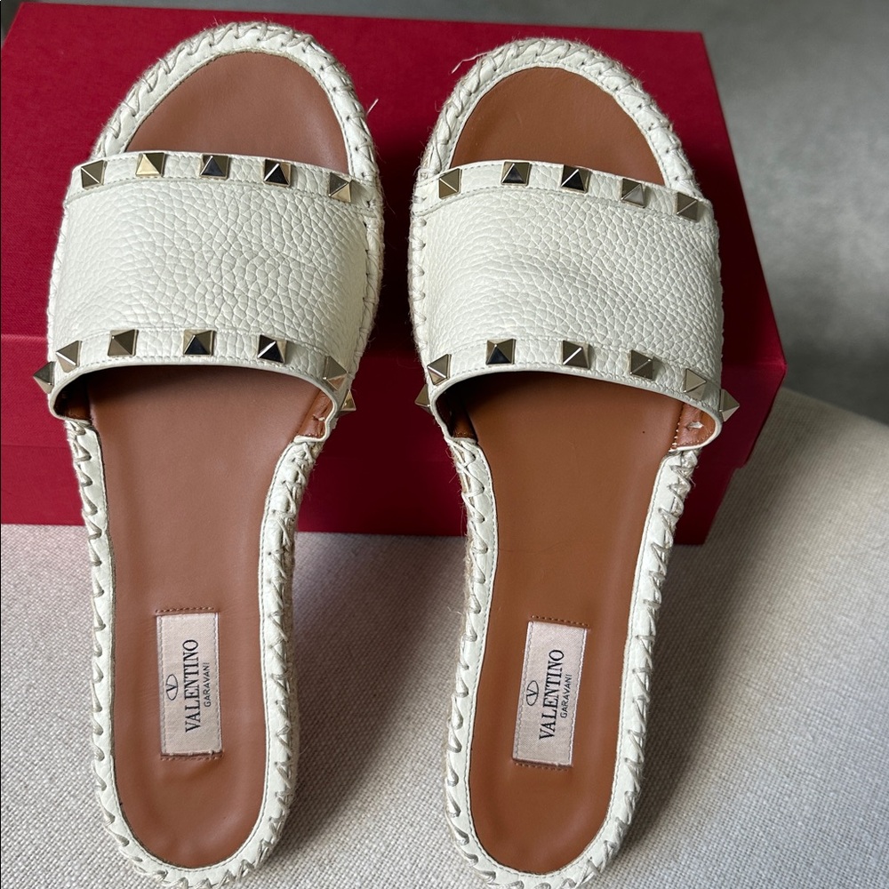 Authentic Valentino Garavani Rockstud Espadrille Slides - Picture 3 of 12